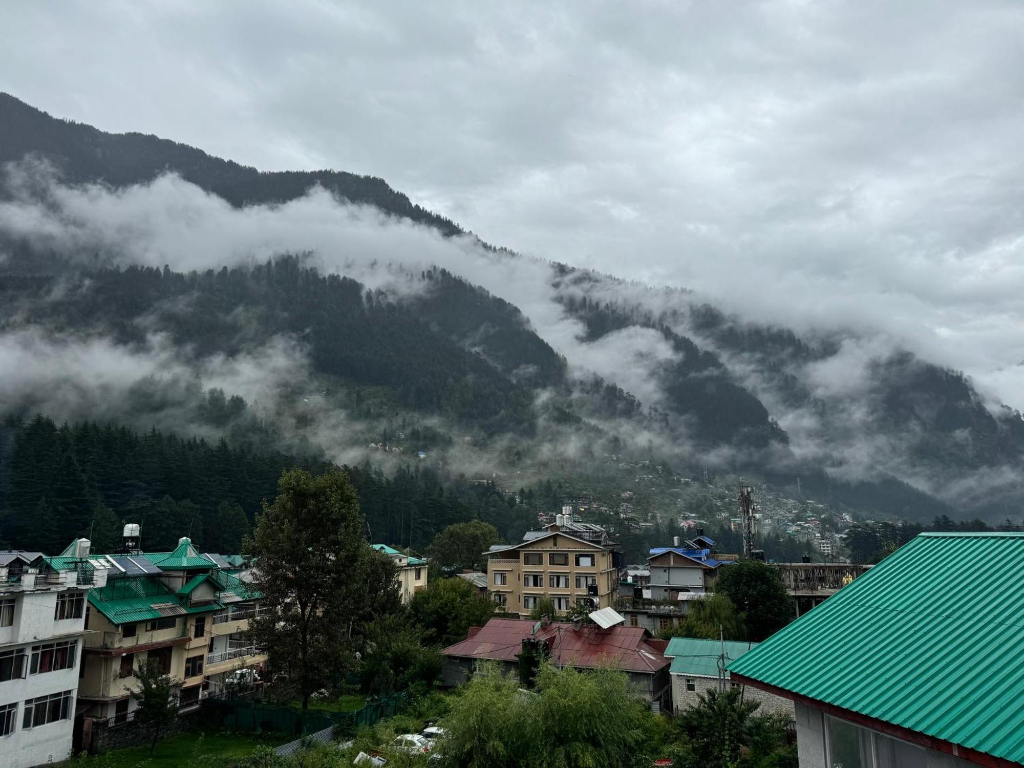 Trippy Turtle Hostel Manali  Exterior photo