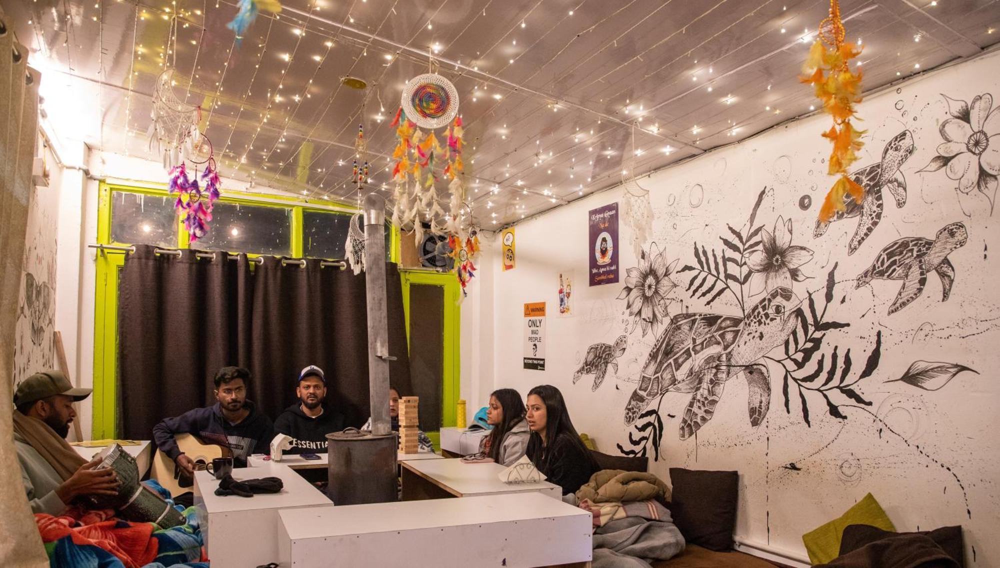 Trippy Turtle Hostel Manali  Exterior photo